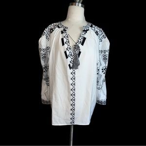 NEW Women’s Casual Tunic Shirt XL in White & Black Floral Design